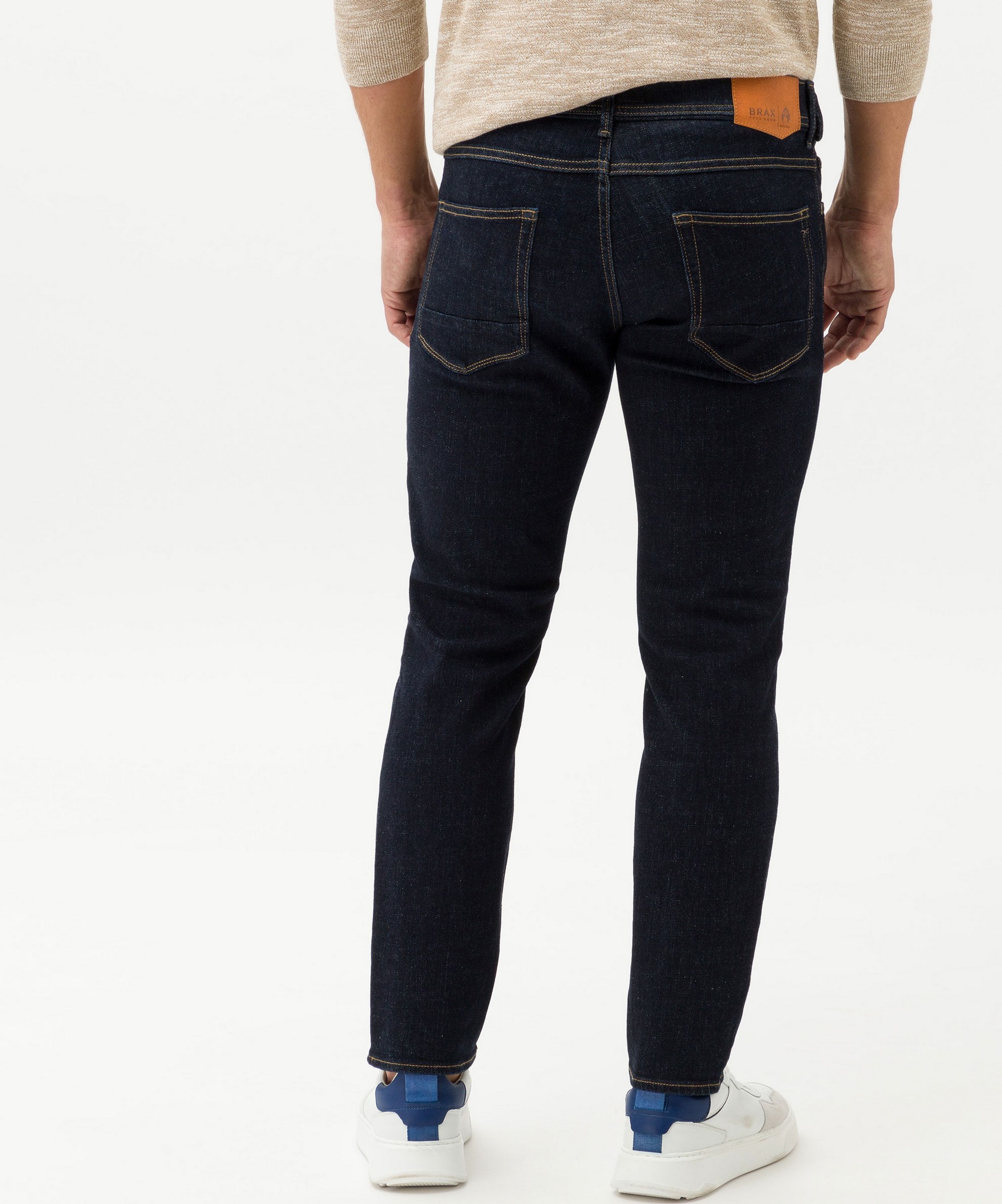 Brax Chris 5-Pocket Vintage Denim Hi-Flex Superstretch Blue Planet Jeans  Raw Blue | Jan Rozing Men\'s Fashion | 