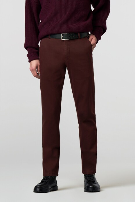 Meyer New York Fine Texture Organic Cotton Flat-Front Chino Broek Bordeaux